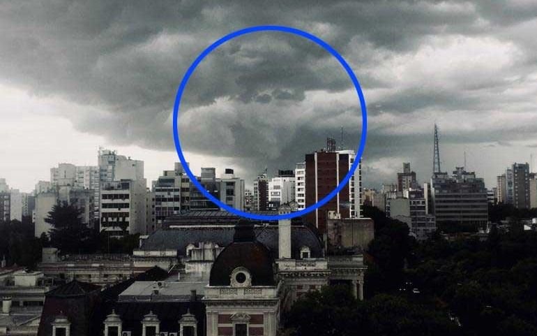 "Fua el Diego": aseguran que se vio en La Plata una silueta de Maradona durante la tormenta