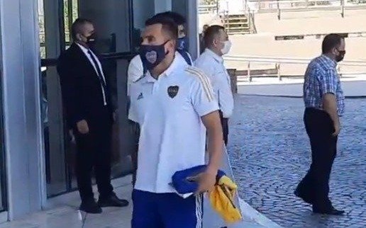 Tevez llegó a San Juan y se unió al plantel  de Boca para la final de la Copa Maradona