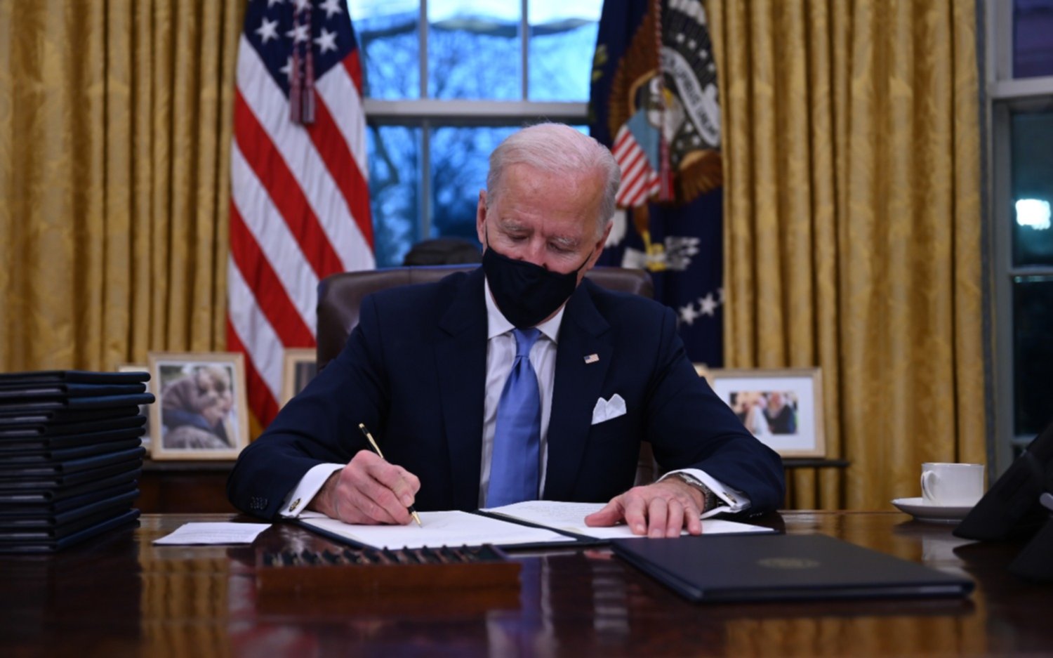 Biden comienza a dejar atrás la era Trump con sus primeros pasos:  EE.UU. regresa al Acuerdo de París y a la OMS