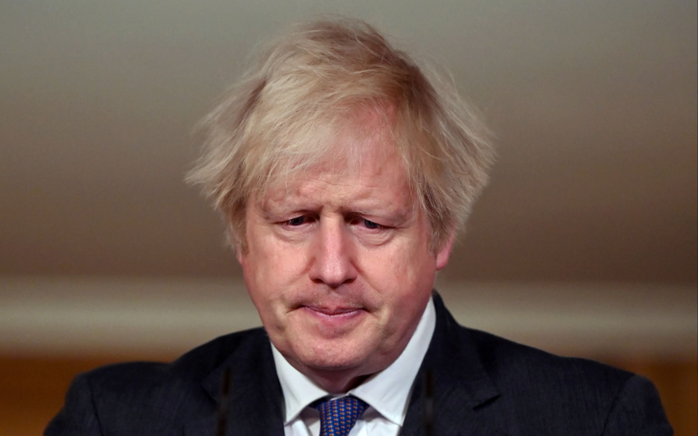 Boris Johnson asegura que la variante británica de Covid tendría mayor mortalidad