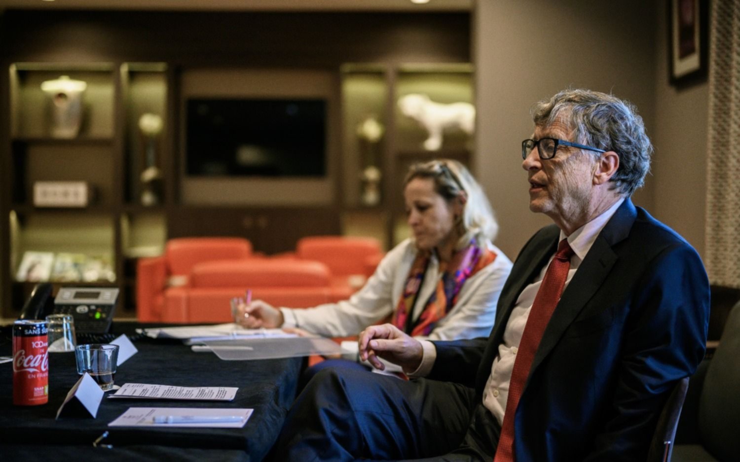 Bill y Melinda Gates advierten que hay que prepararse para la próxima pandemia como para la guerra