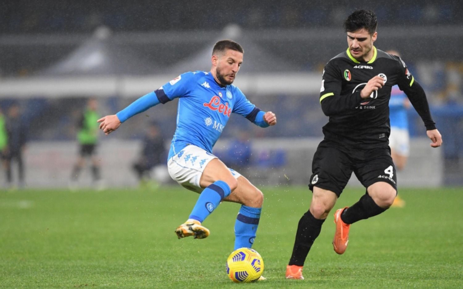 Napoli goleó a Spezia y es el último semifinalista de la Copa Italia
