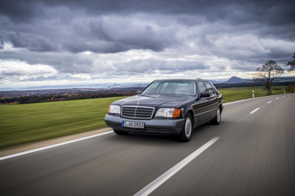 El Mercedes Clase S W140 cumple 30 años