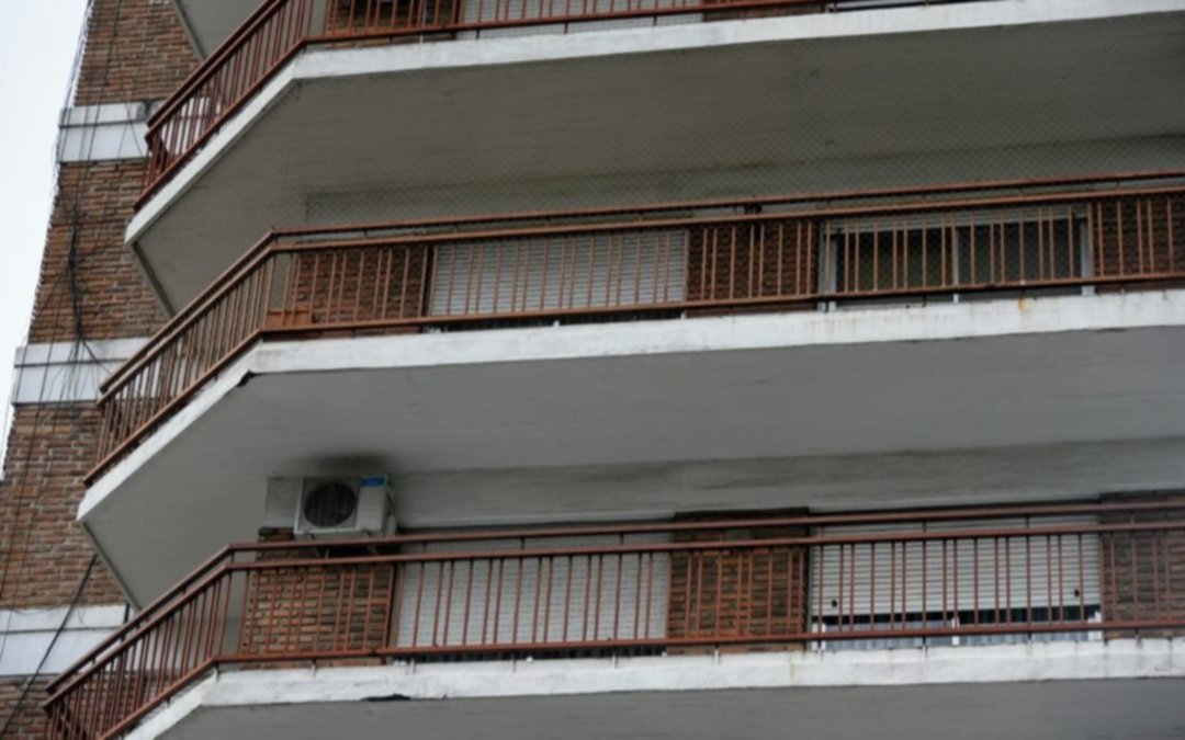 Entraron por el balcón y le robaron 500 mil dólares que tenía para solventar un tratamiento médico