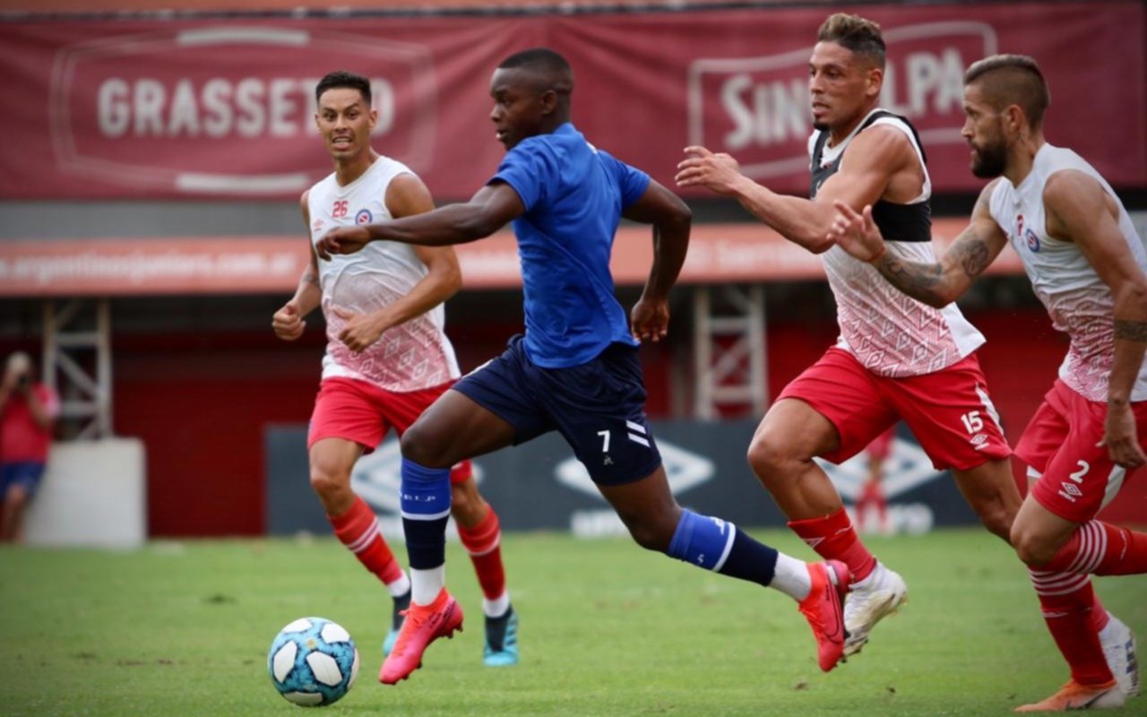Gimnasia perdió 2-1 frente a Argentinos en su primer amistoso