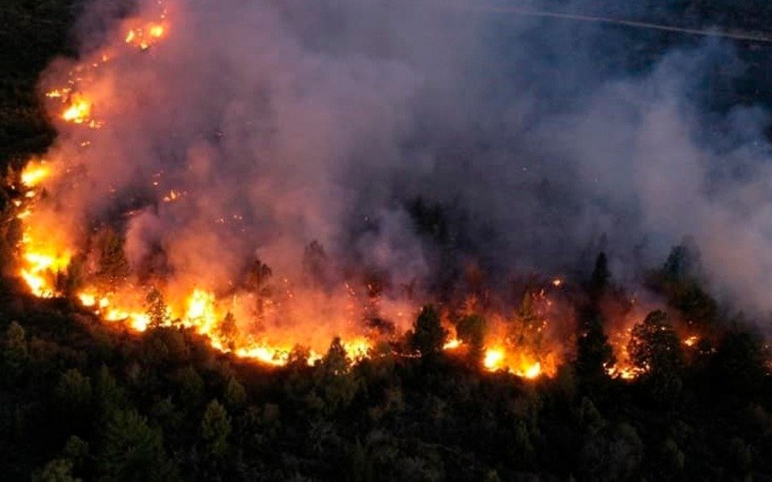 Incendios en El Bolsón: imputan a 6 personas por prender una fogata y reactivar "la cabeza" del siniestro
