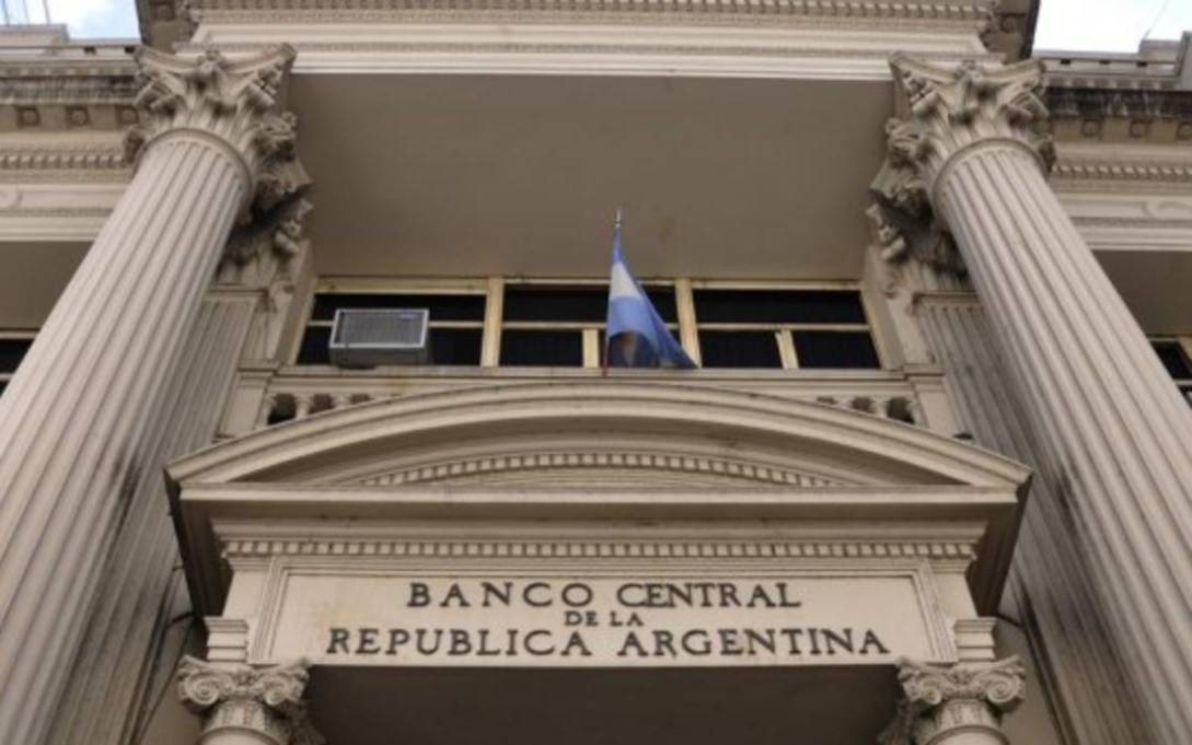 El Banco Central suspendió a nueve importadores que no liquidaron dólares