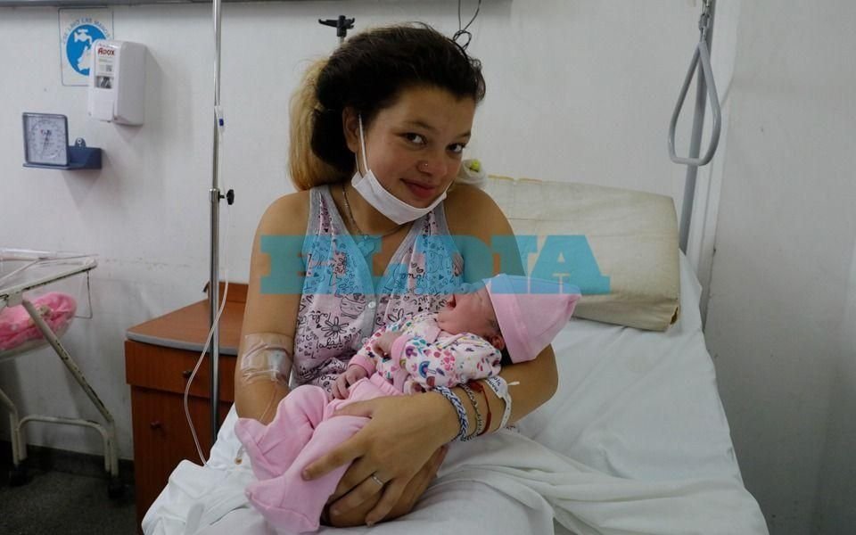 Se hizo esperar: Mía Aylén, la primera beba del año en La Plata