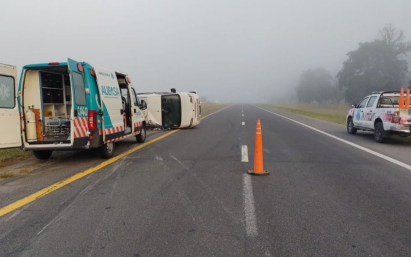 Otro accidente y milagro en la Ruta 2: volvían de la Costa y volcaron a la altura de Brandsen