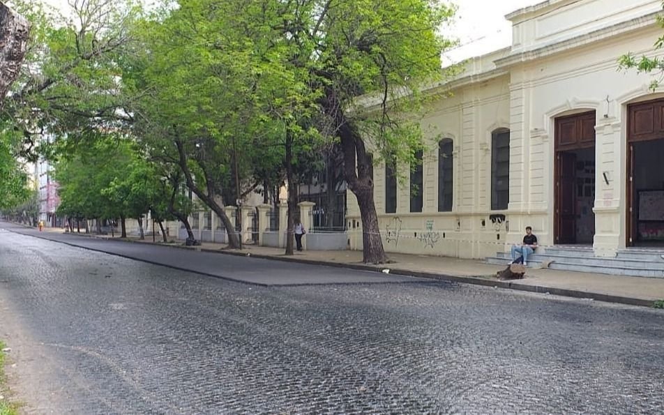 Se podrán asfaltar las calles adoquinadas en La Plata: la justicia falló a favor de la Comuna