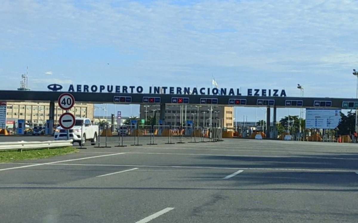 Temporada de viajes: cuál es la mejor forma de llevar dinero si se viaja al exterior