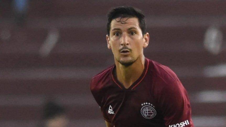 Se suma Burdisso y Mura ya se fue a Racing