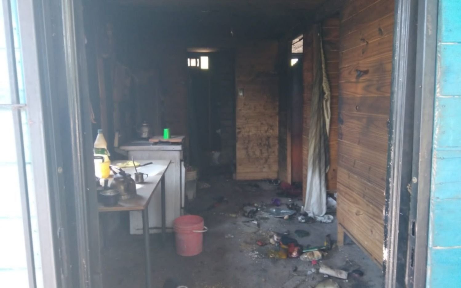 Piden ayuda para una jubilada que perdió todo en un incendio