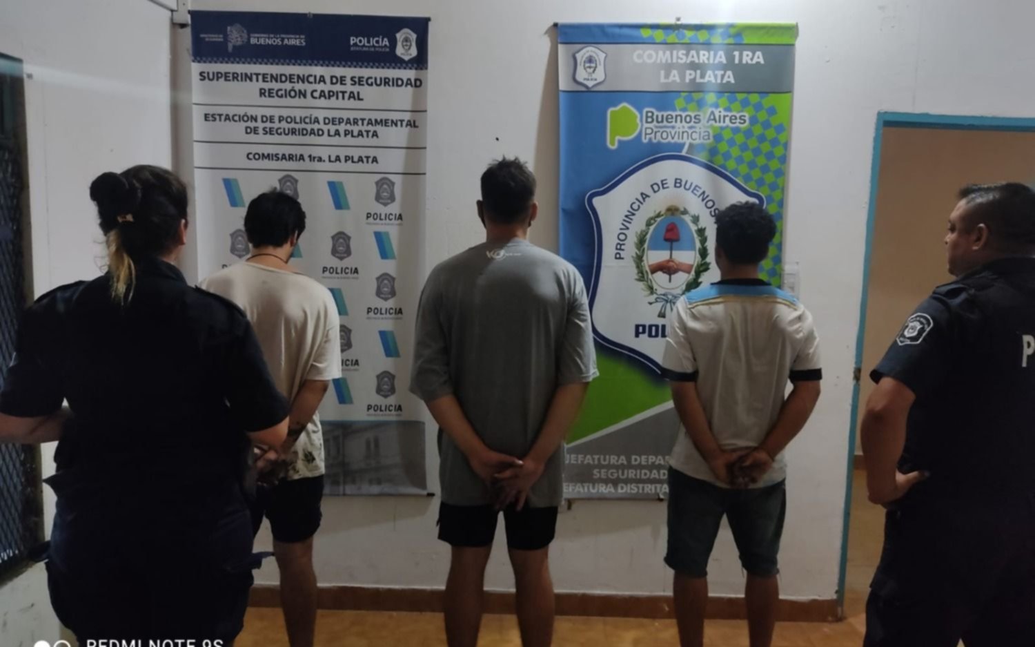 Detienen a tres hombres por pintar fachadas de comercios en el Centro