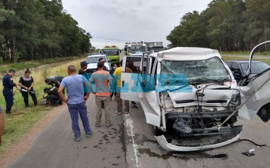 Abasto: dos camiones chocaron en la Ruta 6