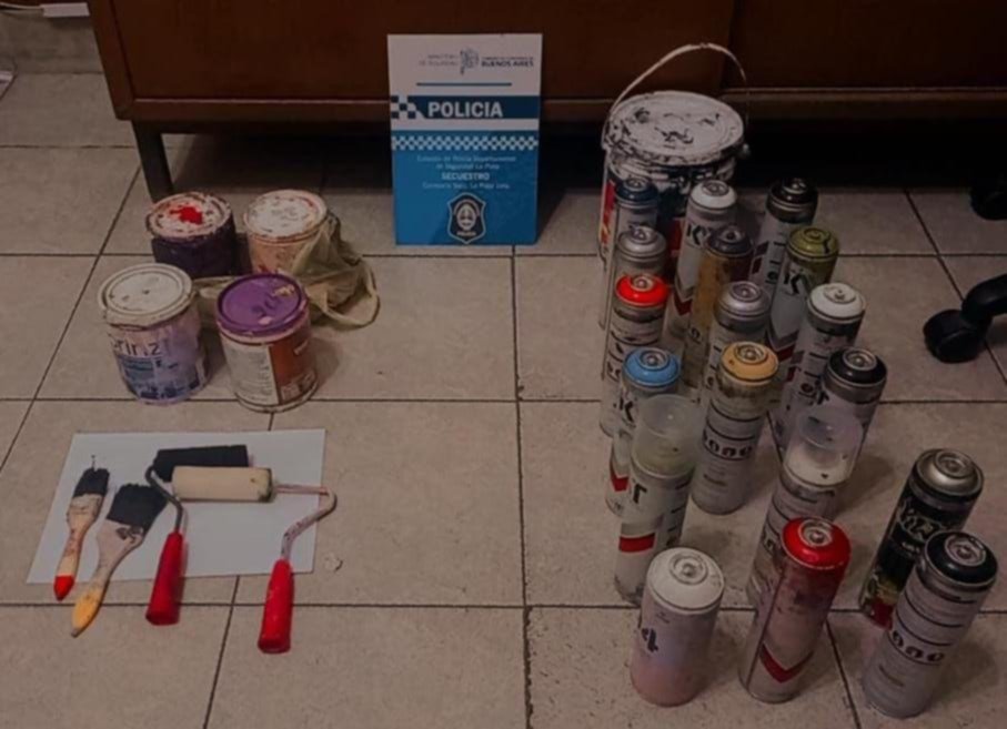 Tres demorados acusados de realizar pintadas en un local comercial del Centro