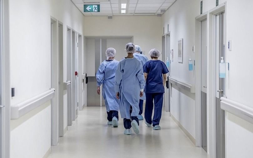 Piden que el personal de salud con vacunación completa no se aísle por contacto estrecho si es asintomático