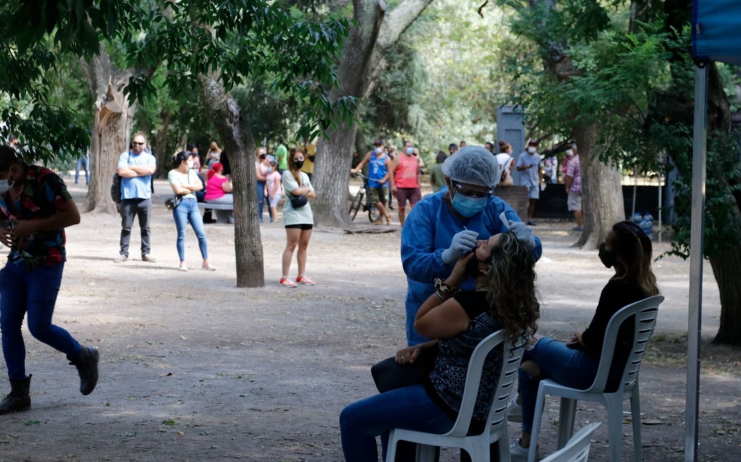 Por postas de testeos desbordadas, no hisoparán a contactos estrechos y serán considerados positivos
