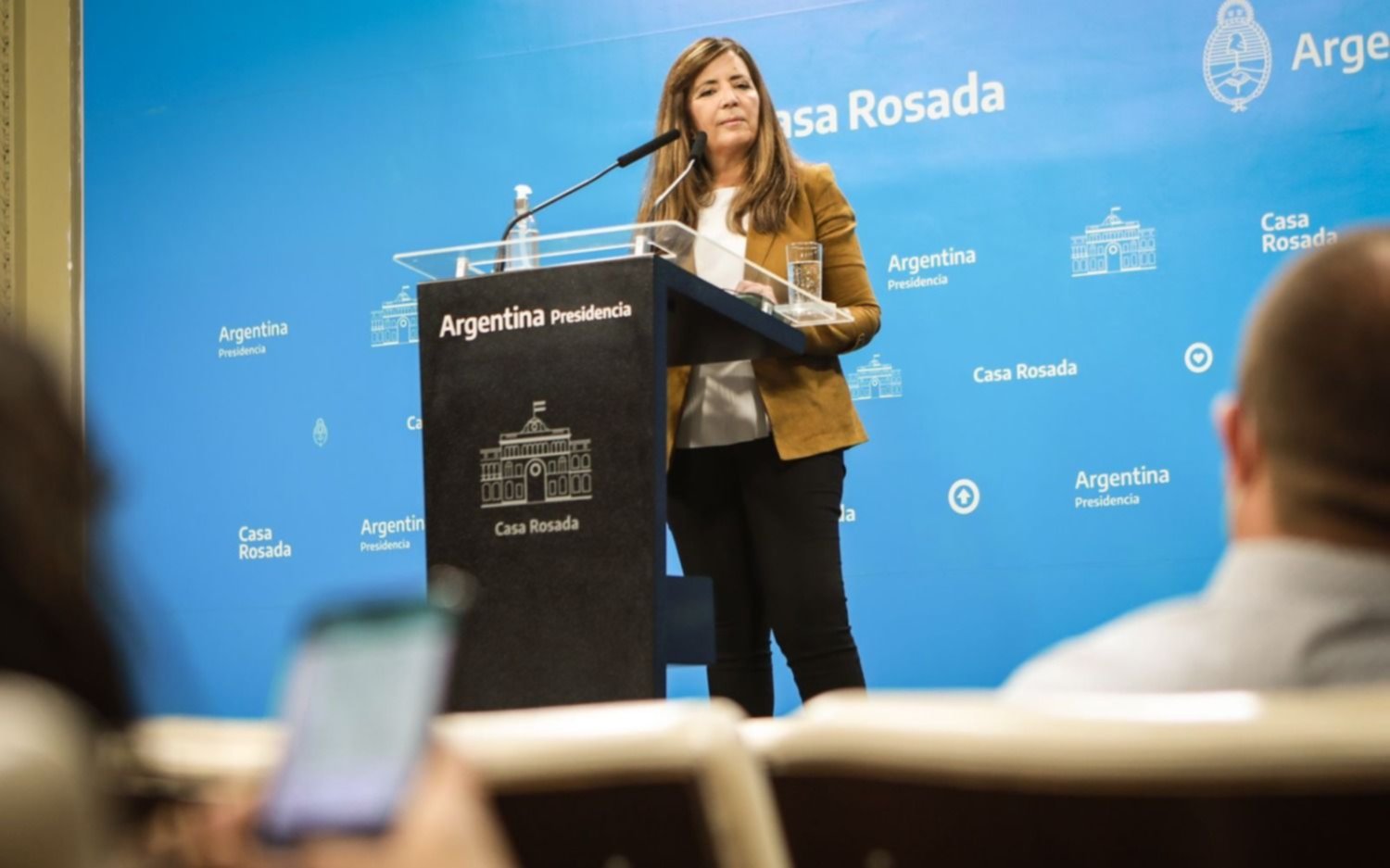 Cerruti dijo que Larreta no fue a la reunión con Guzmán "porque después tiene problemas internos"