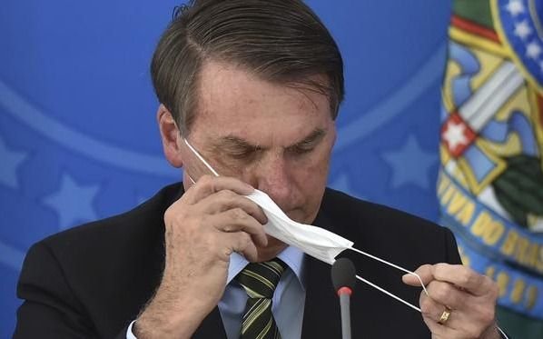Bolsonaro desestimó la vacunación en niños y omite datos sobre la mortalidad infantil por covid