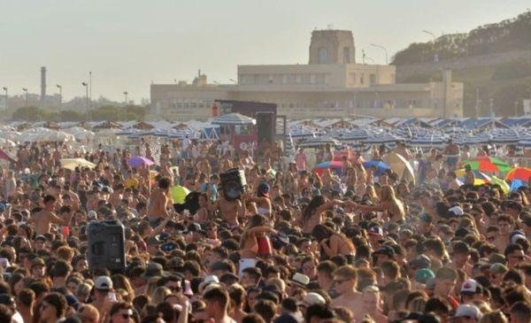 After beach: un clásico de la Costa que se reedita sin barbijo
