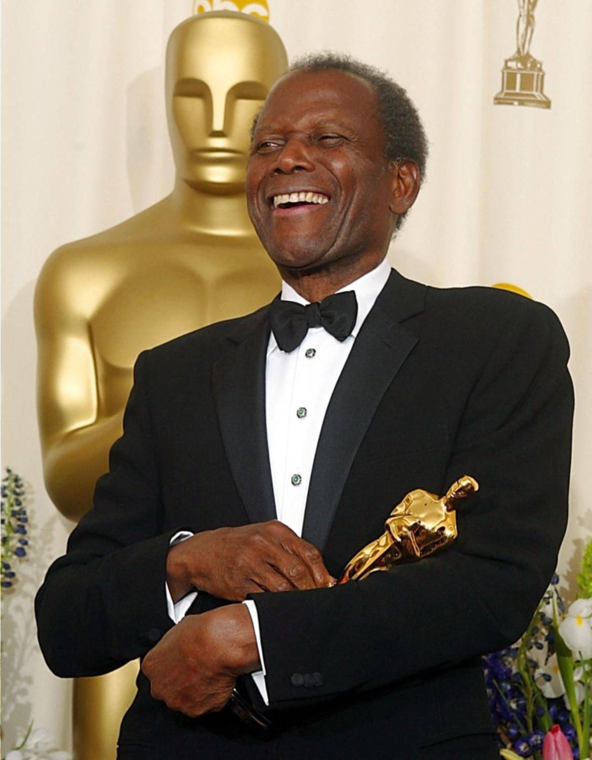 A los 94 años murió Sidney Poitier, el actor negro que derrumbó prejuicios en Hollywood