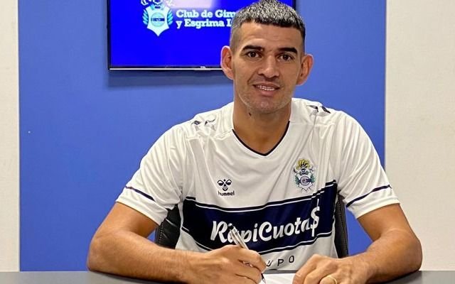 Ya está Piris y Ceccini estampó la firma para quedarse