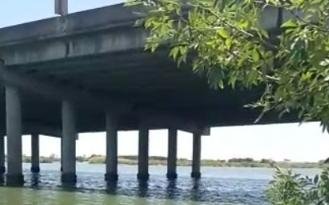 Para escapar de la Policía, se tiró en la Laguna del Aeroclub