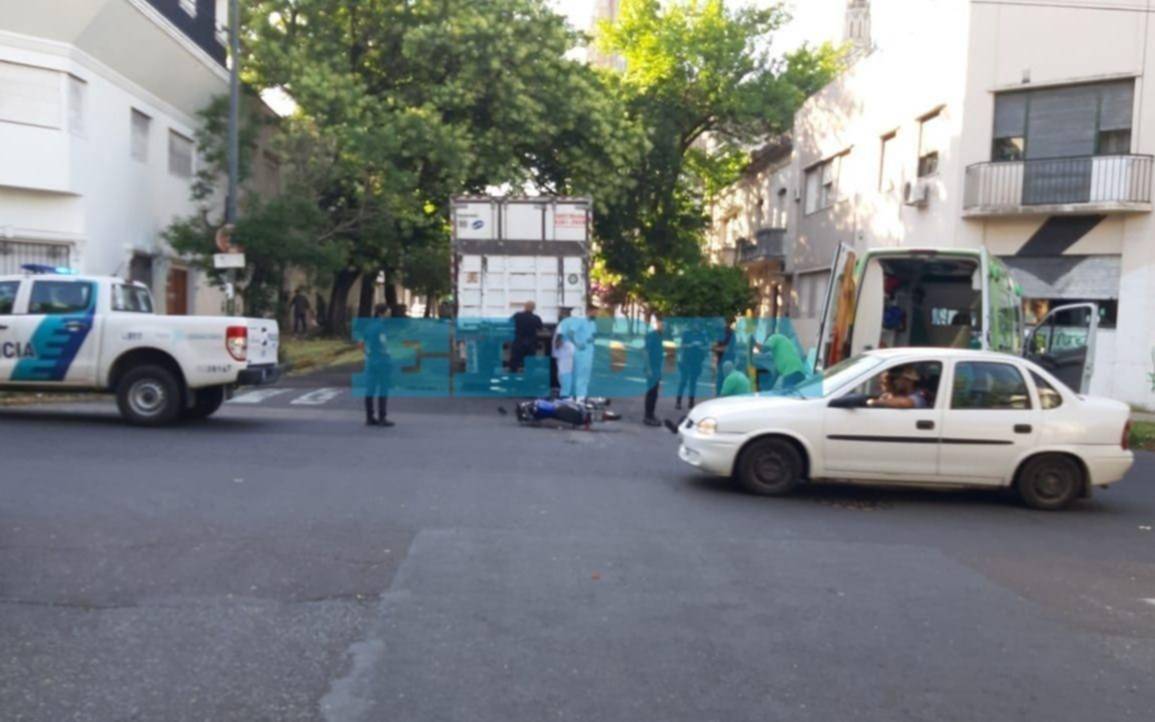 Lunes accidentado: chocaron un camión y una moto en 14 y 49