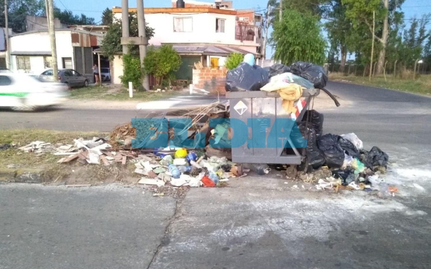 "La avenida de los basurales", un drama en crecimiento que preocupa a vecinos de la periferia platense