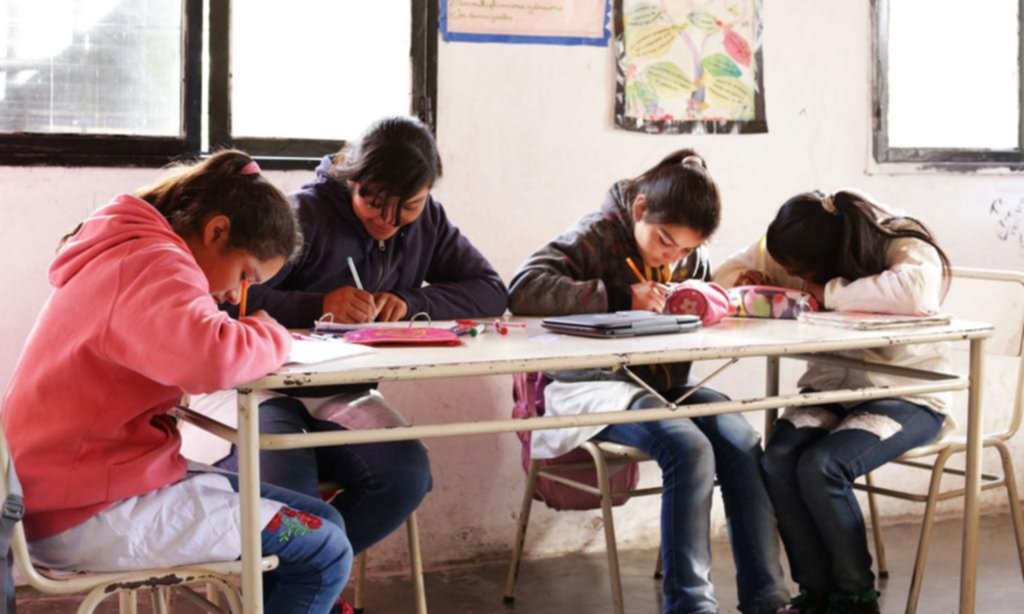 Anotan a los hijos en hasta seis escuelas para entrar a la Secundaria