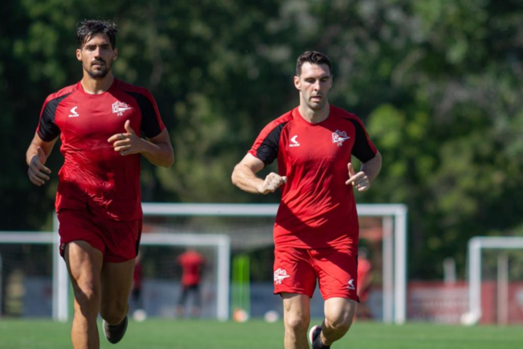 El Ruso aún aguarda la resolución por Rogel, pero ya sumó a Boselli