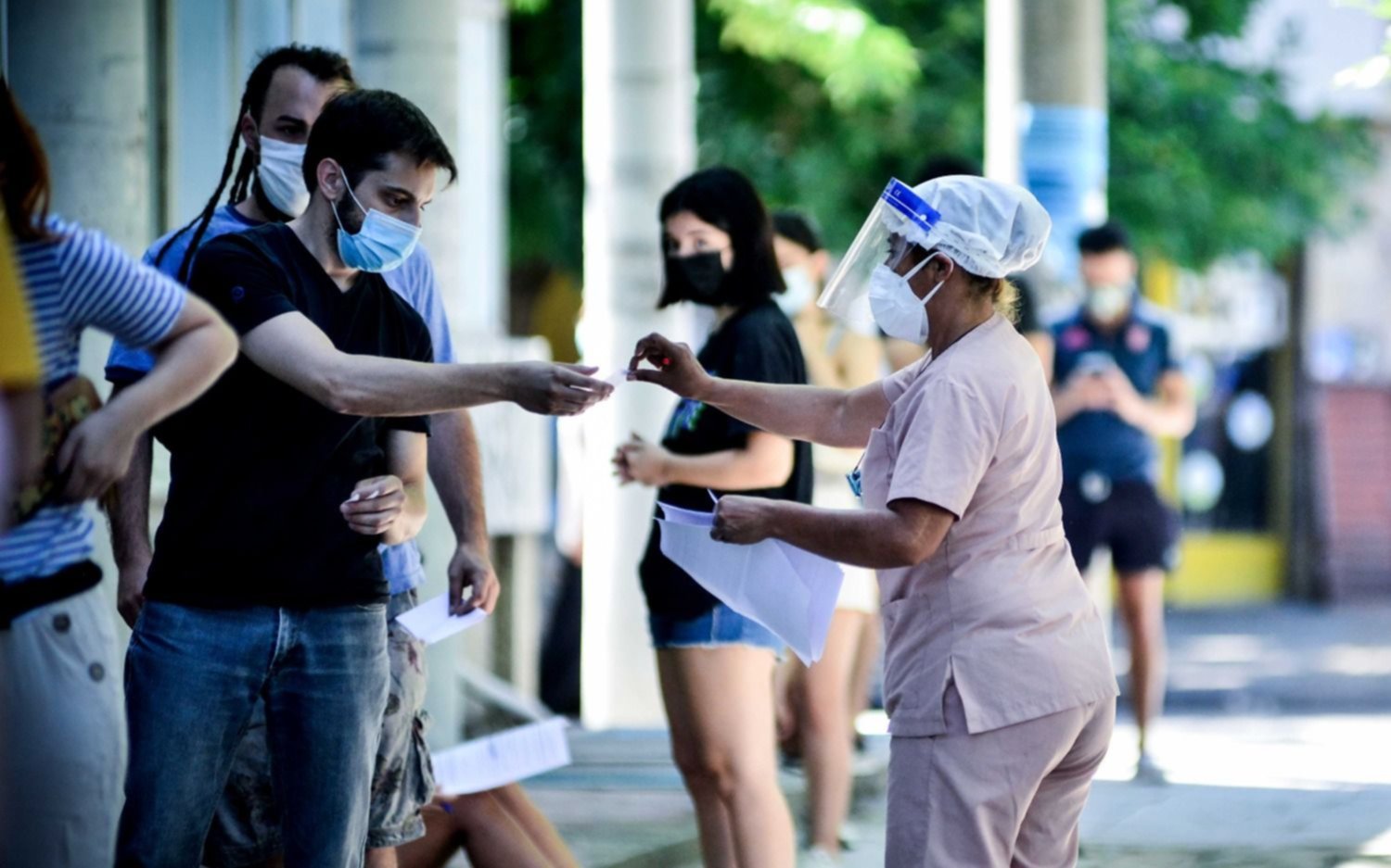 Los contagios no aflojan: 131.082 nuevos casos en el país