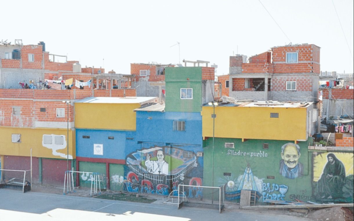 Terror en el Bajo Flores: balearon a una nena y a un hombre en un asalto