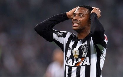 Jugó en el Real, Manchester y la Selección de Brasil: ahora va 9 años preso por violación