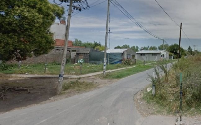 Encuentran a una jubilada desnuda y brutalmente golpeada en La Plata: detienen a su pareja