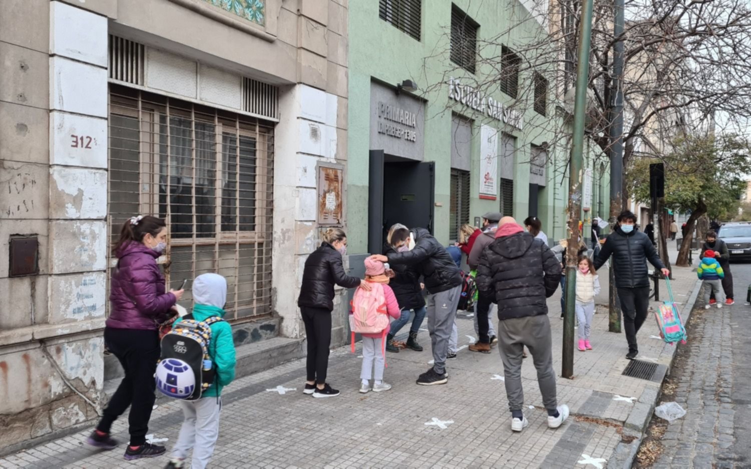 Kicillof dijo que "está en discusión" la vacuna obligatoria para chicos de cara al inicio de clases