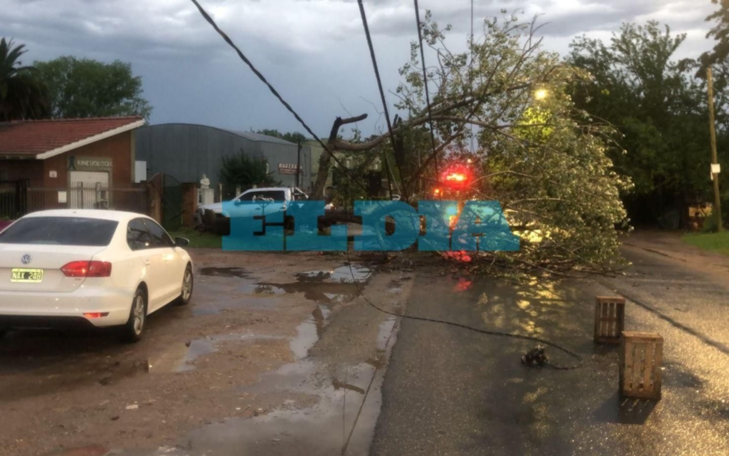 La tormenta se hizo sentir otra vez en La Plata: dejó secuelas y sigue el alerta
