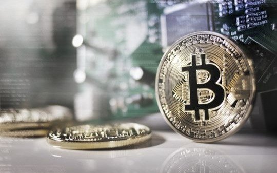 El Bitcoin encabezó otra estrepitosa caída del mercado de criptomonedas y se encienden las alarmas