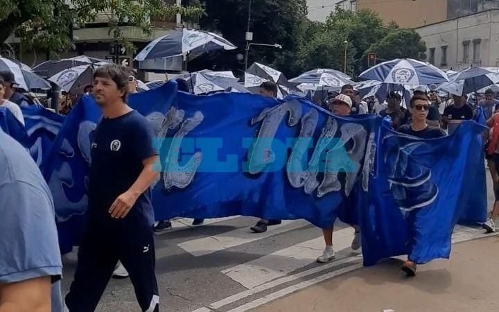 Trabajadores del Hipódromo realizan nutrida protesta y cortan 7 y 46