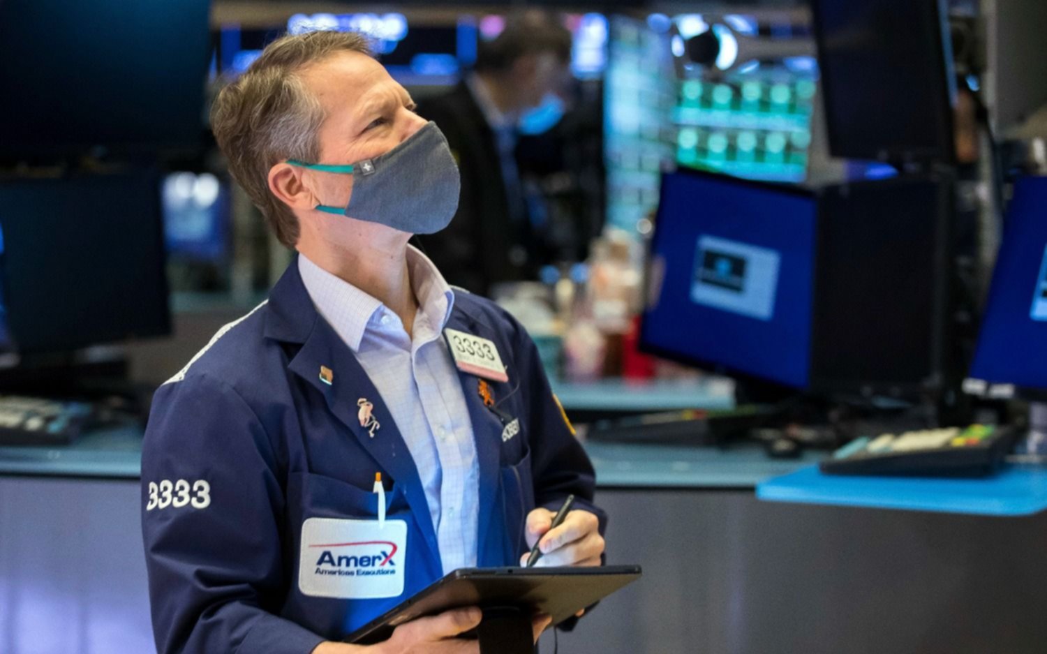 Tras el repunte de ayer, Wall Street otra vez opera en baja