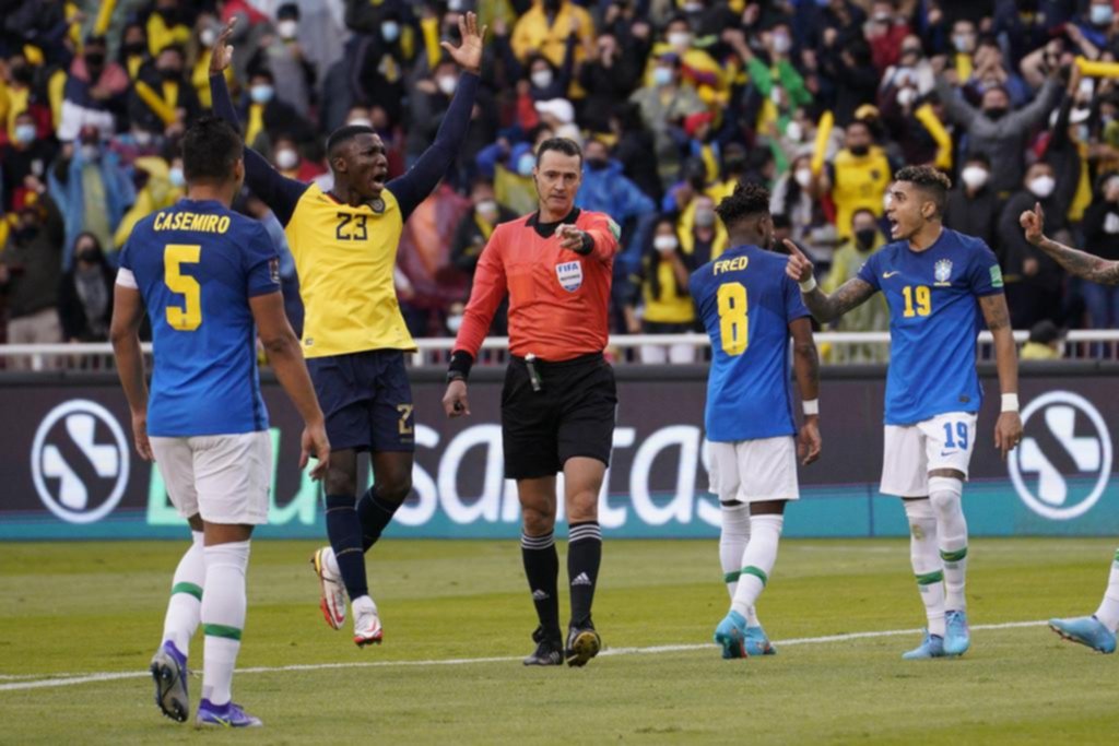 Ecuador y Brasil empataron de la mano de Roldán