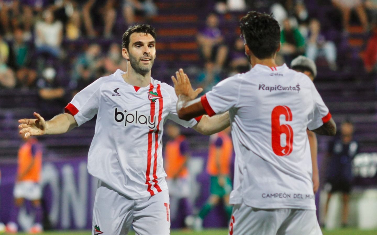 Estudiantes cerró la gira en Uruguay con una goleada: 4 a 1 a Defensor Sporting