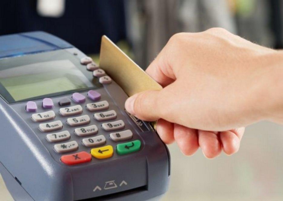 Como un Gran Hermano, la Afip agudiza controles para compras con tarjeta