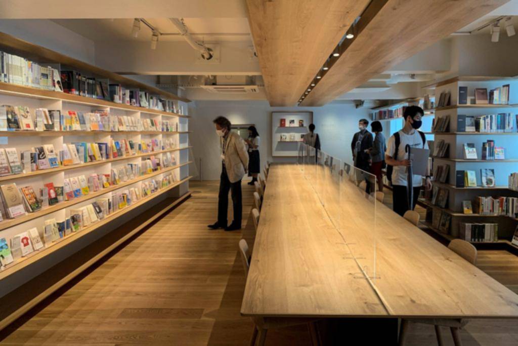 La obra e inspiración de Murakami, en una nueva biblioteca