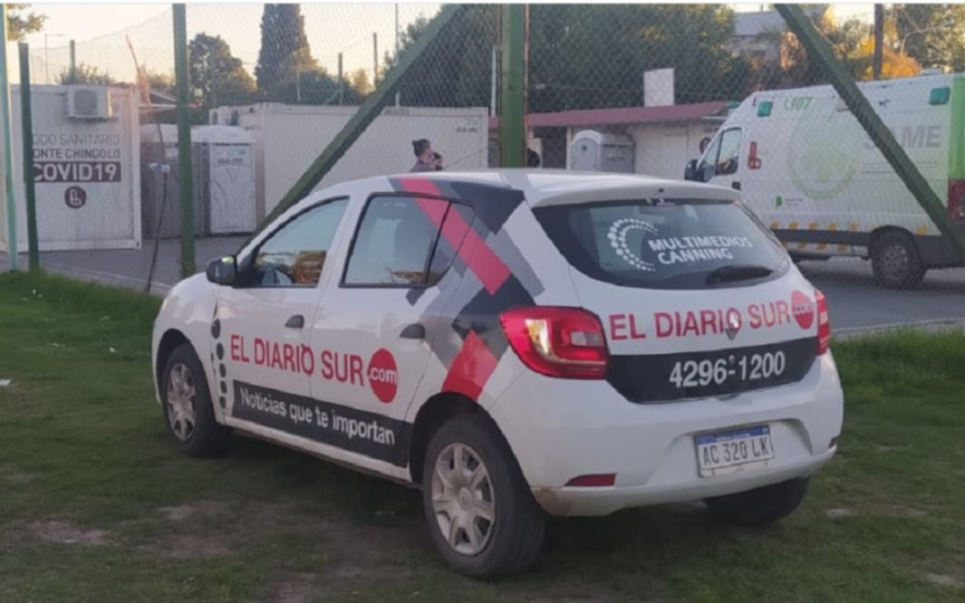 Roban, golpean y les disparan a periodistas que cubrían cómo continuaban los hisopados en Lanús