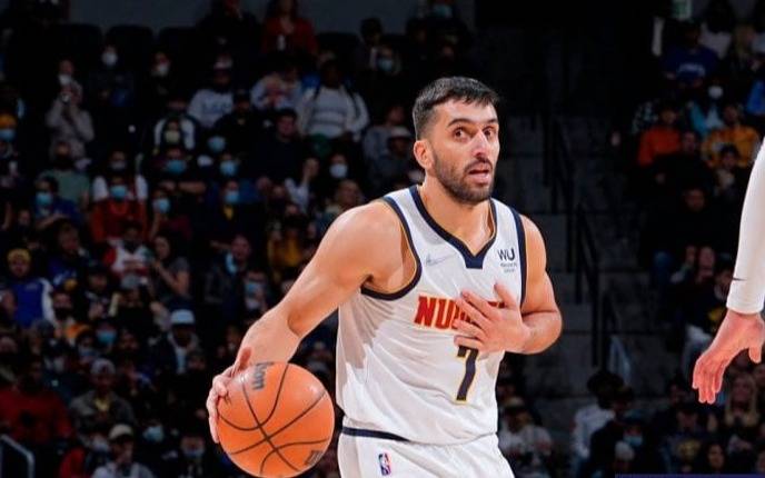 Campazzo volvió a sumar muy pocos minutos en la NBA