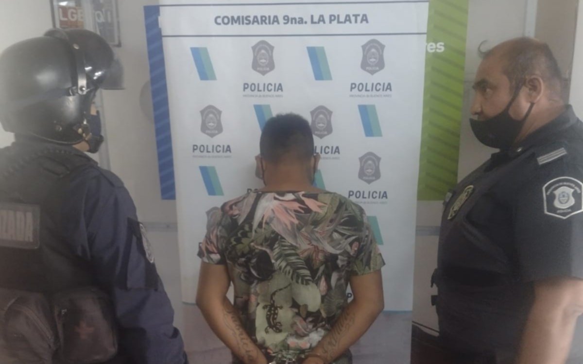 Motochorro robó en plena vía pública y se desató tensa persecución en La Plata