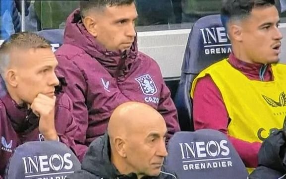 ¿Qué pasó? Las causas de la sorpresiva ausencia del "Dibu" Martinez en el arco del Aston Villa