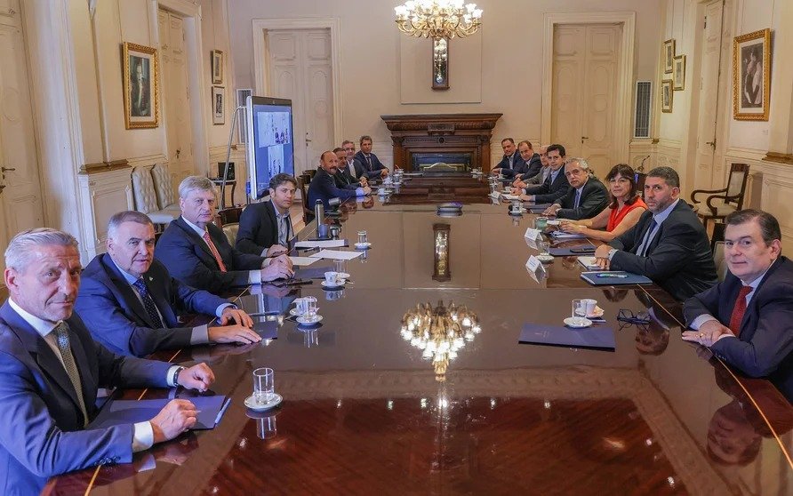 Fernández pretende reeditar la foto con los Gobernadores para armar el juicio político contra la Corte
